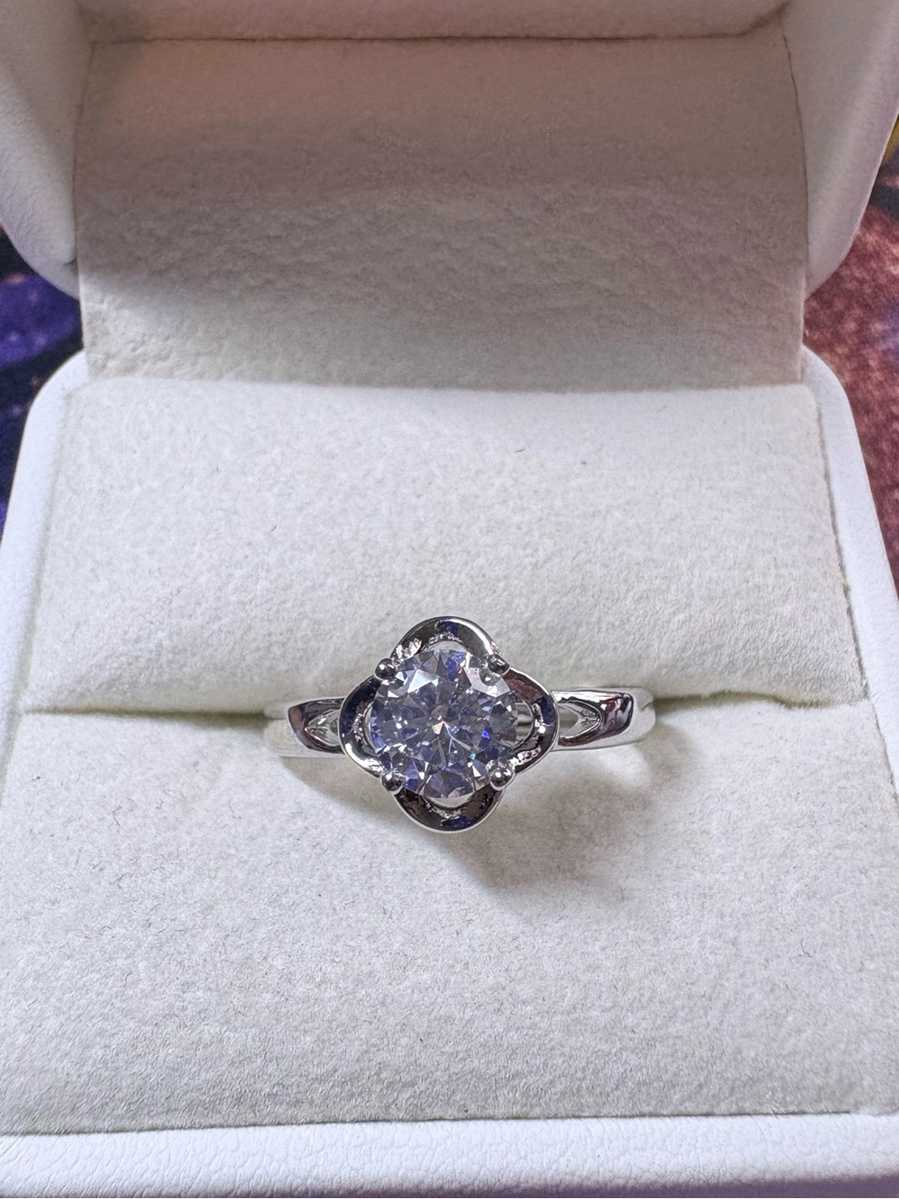 Silver plated Floral Halo Solitaire Ring with 1 carat moissanite stone NWT